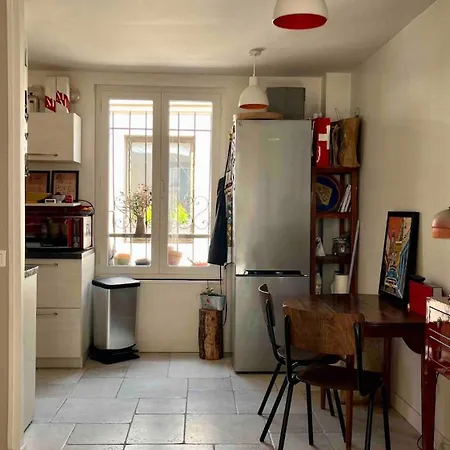 شقة Large, Quiet, Familial Floor Duplex باريس