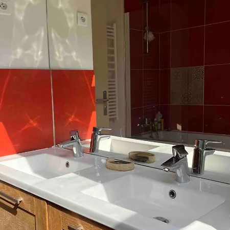 شقة Large, Quiet, Familial Floor Duplex