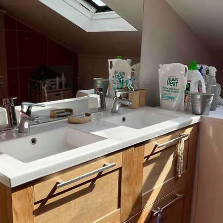 Large, Quiet, Familial Floor Duplex شقة *