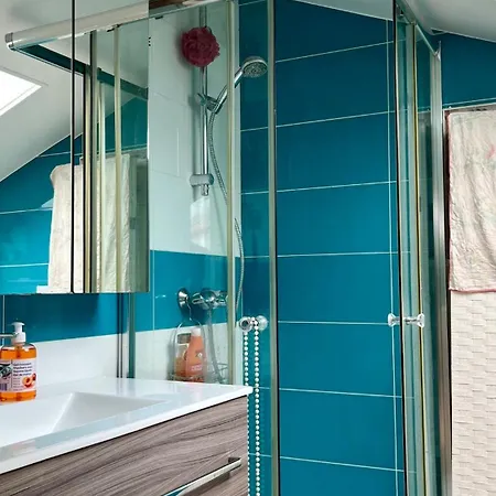 Apartment Large, Quiet, Familial Floor Duplex Paris