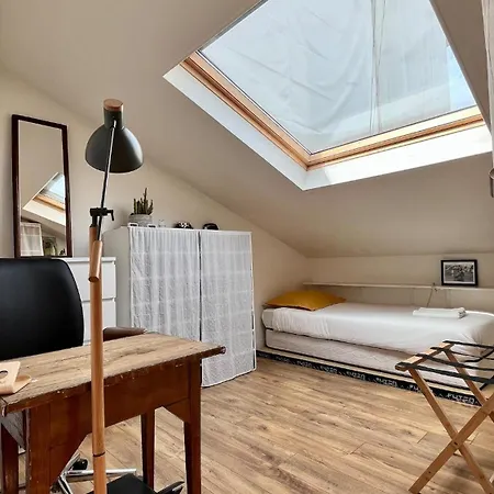 Large, Quiet, Familial Floor Duplex باريس