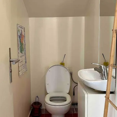 Large, Quiet, Familial Floor Duplex شقة *