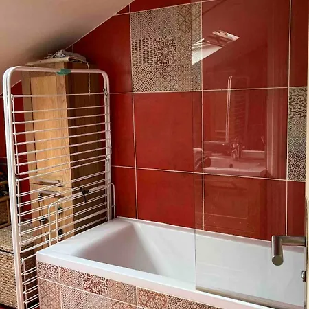 Large, Quiet, Familial Floor Duplex باريس